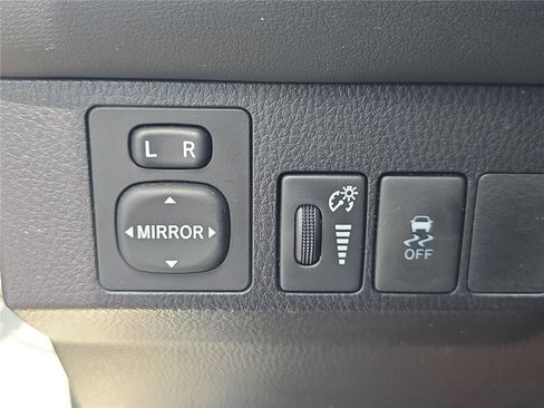 Used 2015 Toyota RAV4 XLE FWD image 26
