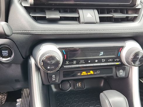 Certified 2025 Toyota RAV4 XLE FWD image 16