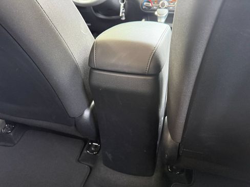 Used 2025 Kia Soul LX w/ LX Technology Package FWD image 23