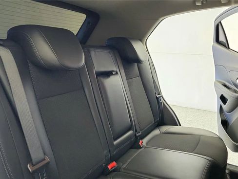 Used 2020 Buick Encore Preferred image 36