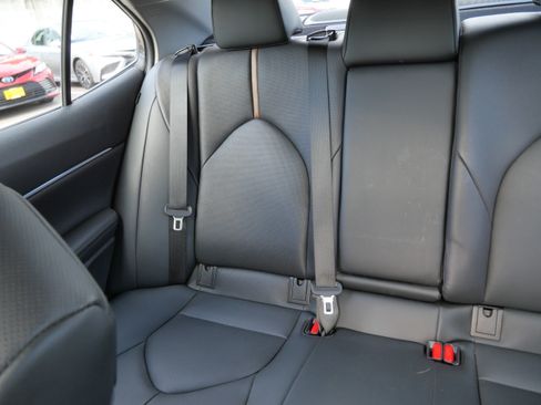Used 2020 Toyota Camry XLE w/ Driver Assist Package FWD image 13
