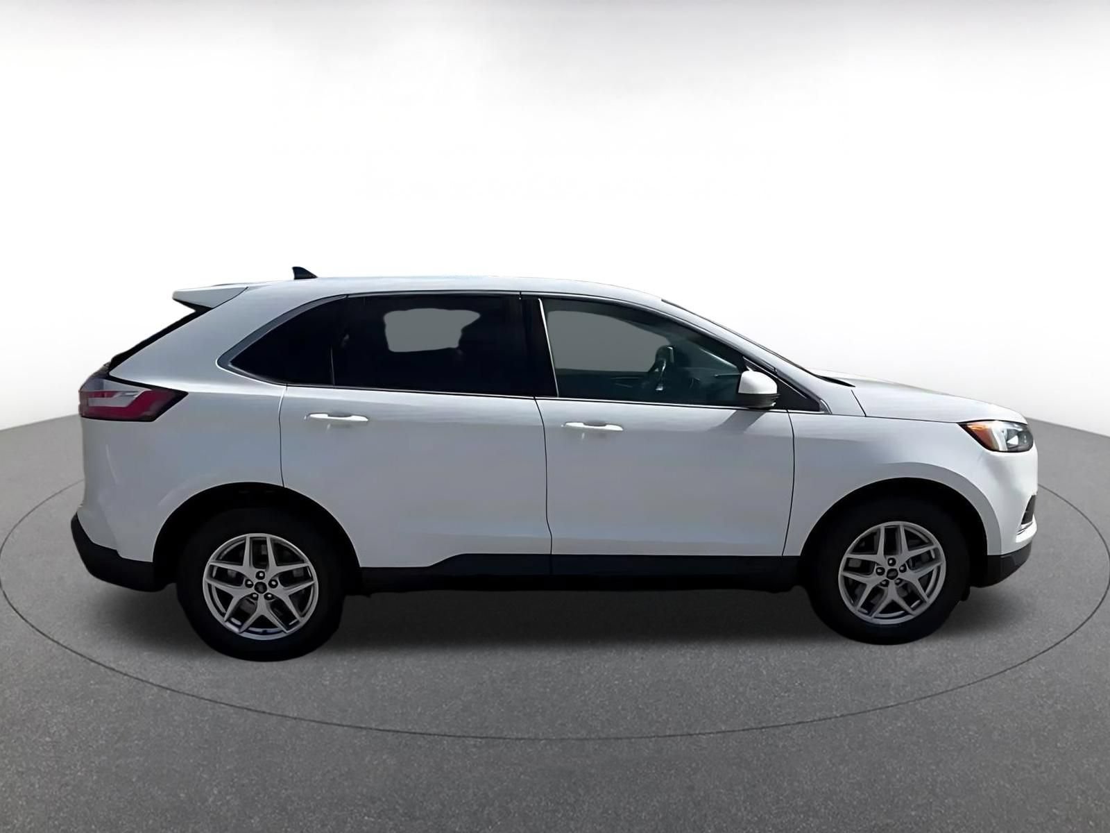 Used 2024 Ford Edge SEL AWD/4WD image 15