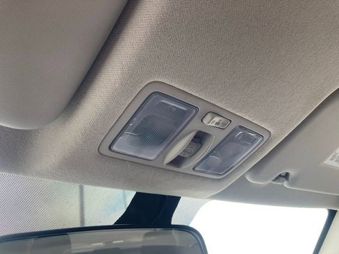 Used 2025 Hyundai Venue SEL image 27