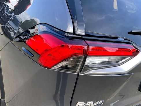Used 2025 Toyota RAV4 XSE AWD/4WD image 28