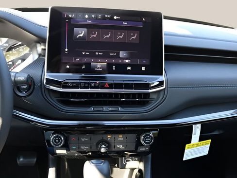 New 2026 Jeep Compass Latitude AWD/4WD image 20
