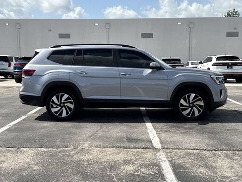 Used 2024 Volkswagen Atlas SE FWD image 4