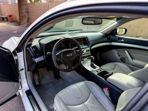 Used 2009 INFINITI G37 x Coupe w/ Premium Pkg image 6