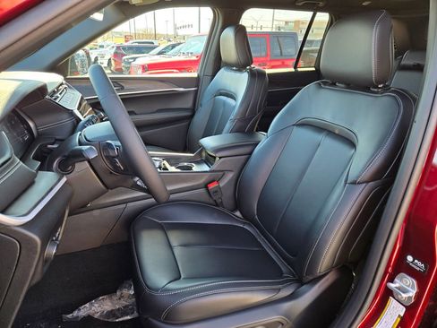New 2026 Jeep Grand Cherokee Limited AWD/4WD image 15