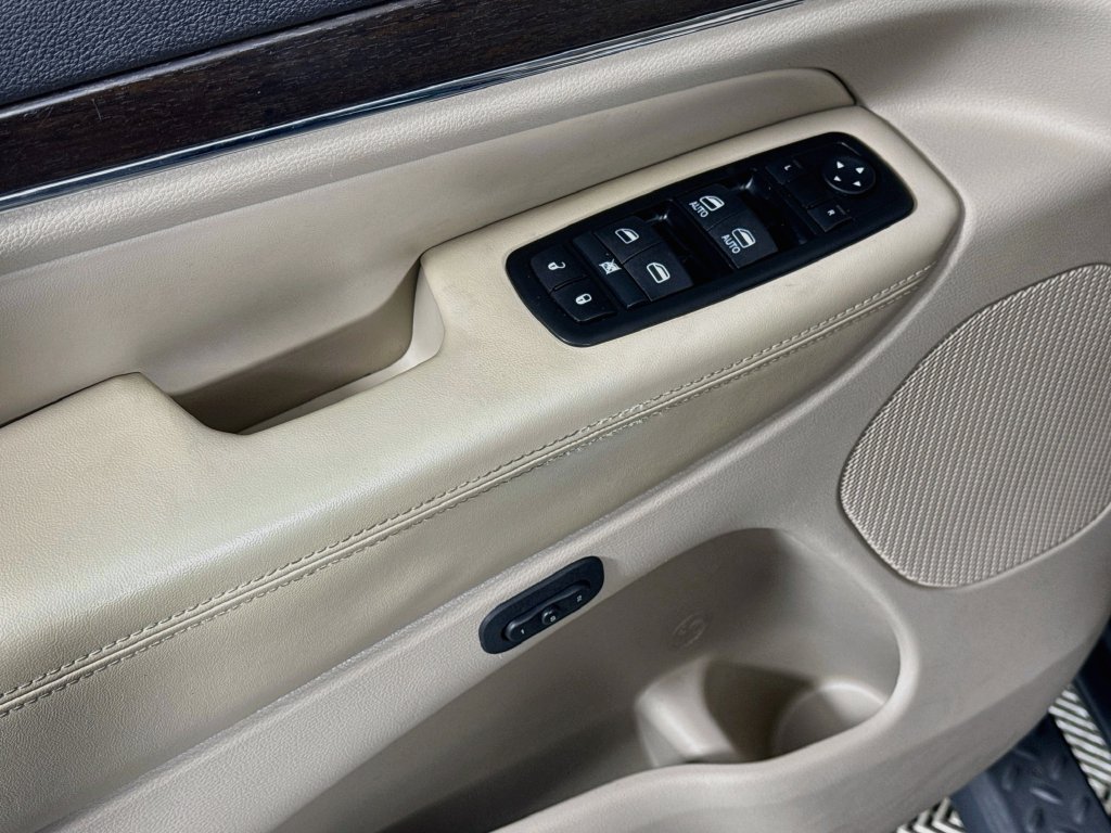 Used 2014 Jeep Grand Cherokee Limited RWD image 18
