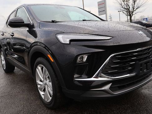 Used 2025 Buick Encore GX Preferred image 2