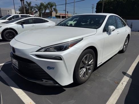 Used 2021 Toyota Mirai XLE w/ Advanced Technology Package image 2