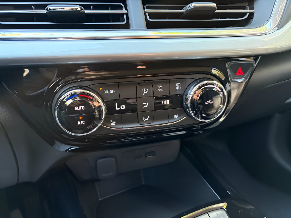 New 2026 Chevrolet Trax LT w/ Driver Confidence Package FWD image 21