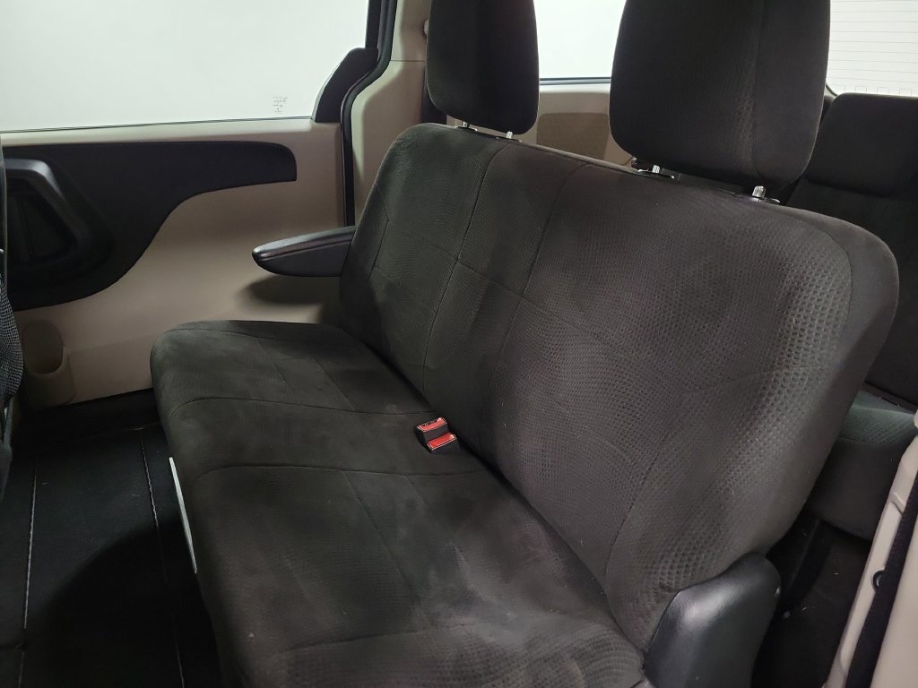 Used 2013 Dodge Grand Caravan American Value Package FWD image 28