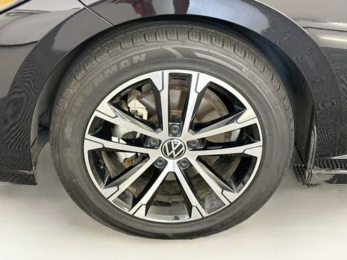 Used 2025 Volkswagen Jetta Sport FWD image 34