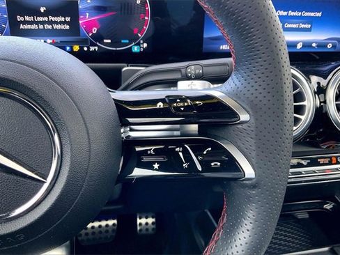 Certified 2024 Mercedes-Benz GLB 250 4MATIC image 21