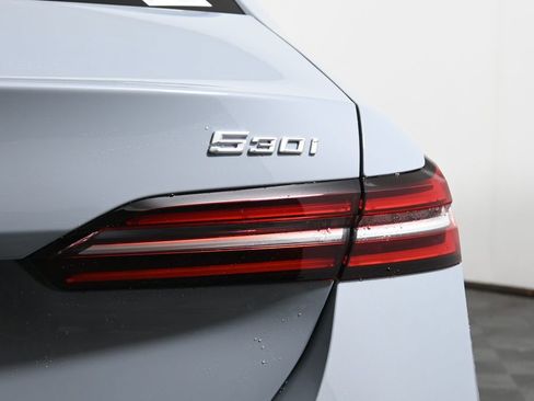 New 2026 BMW 530i xDrive w/ M Sport Package image 13