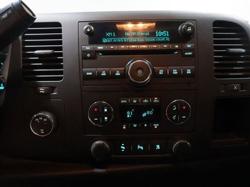 Used 2011 Chevrolet Silverado 2500 LT w/ Interior Plus Package image 24