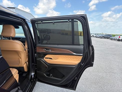 Used 2022 Jeep Grand Cherokee L Summit w/ Advanced Protech Group IV AWD/4WD image 39