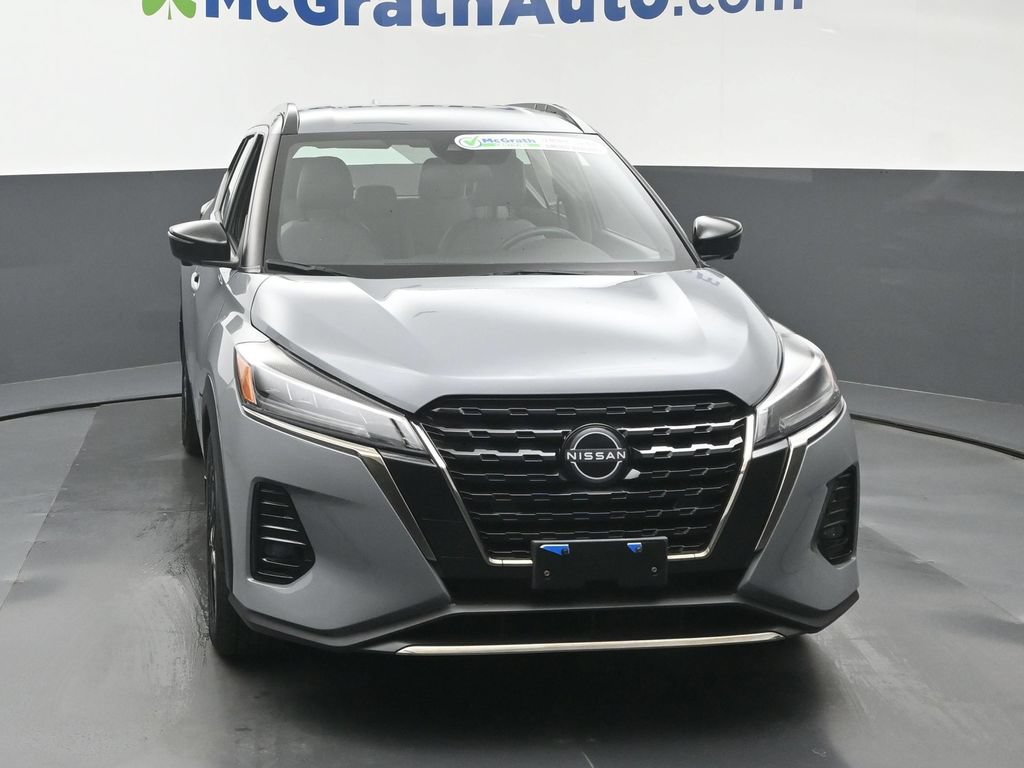 Used 2023 Nissan Kicks SR w/ SR Premium Package FWD image 5