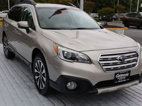 Used 2017 Subaru Outback 2.5i Limited AWD/4WD image 7