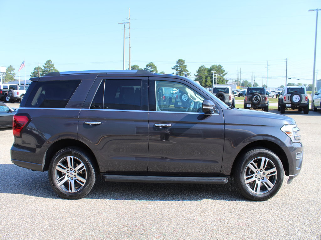 Used 2024 Ford Expedition Limited AWD/4WD image 4