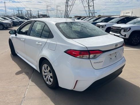 Used 2024 Toyota Corolla LE image 3