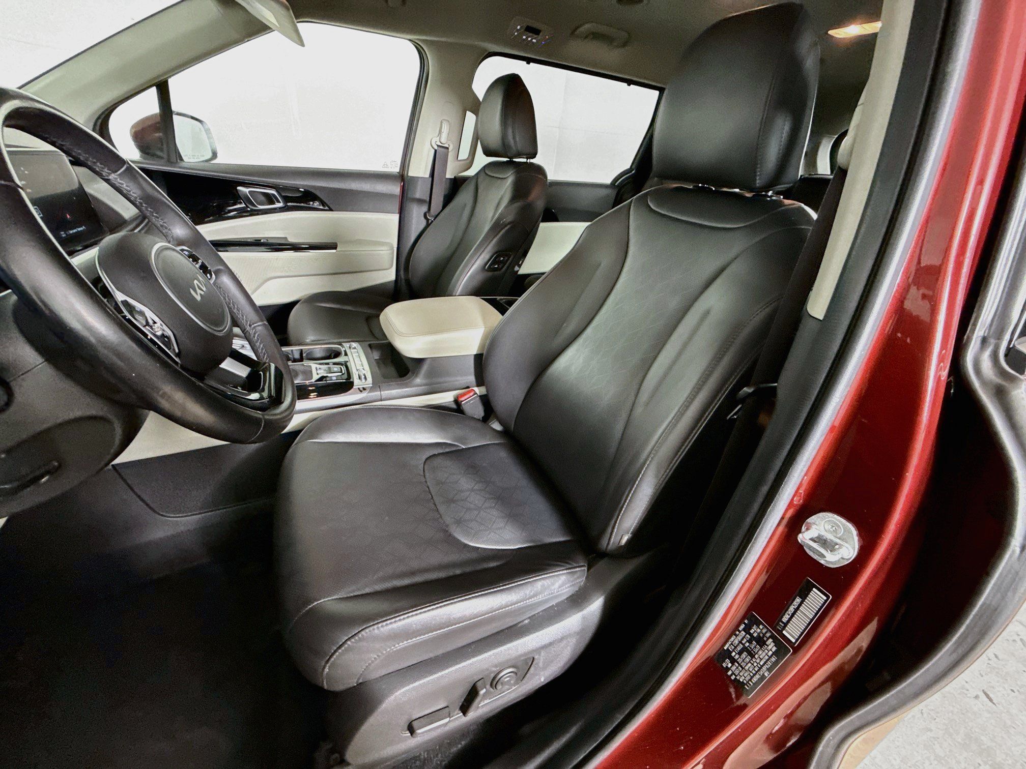 Used 2023 Kia Carnival SX FWD image 26