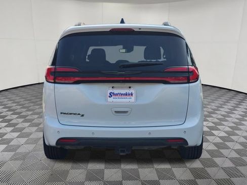 Used 2023 Chrysler Pacifica Touring w/ S Appearance Package FWD image 7