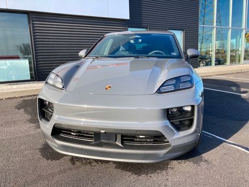 Used 2025 Porsche Macan 4S Electric image 7