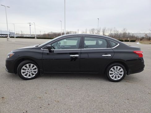 Used 2019 Nissan Sentra S image 12