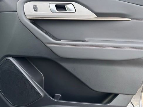 New 2026 Ford Explorer Active w/ Active Comfort Package image 22