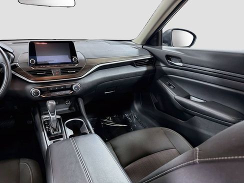 Used 2024 Nissan Altima 2.5 SV AWD/4WD image 23