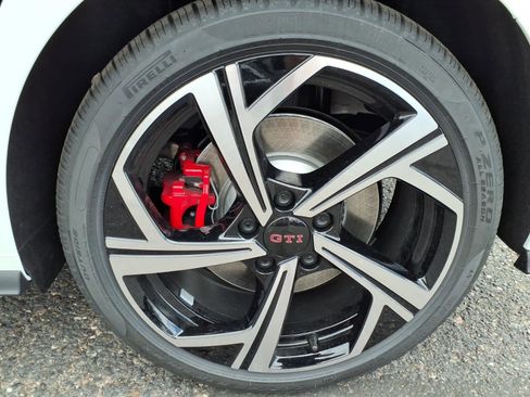 New 2026 Volkswagen GTI SE FWD image 9