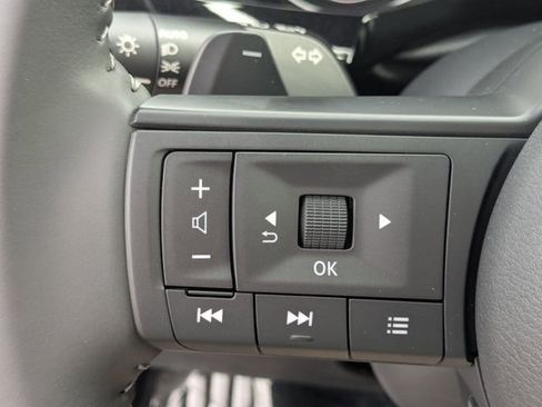 New 2025 Nissan Pathfinder SV w/ SV Premium Package image 17