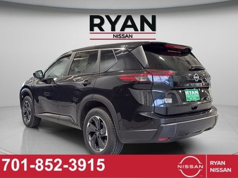 Certified 2025 Nissan Rogue SV image 15