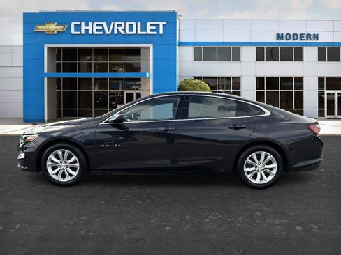 Used 2022 Chevrolet Malibu LT FWD image 2