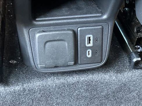 Used 2023 Chevrolet TrailBlazer LT w/ Convenience Package FWD image 11