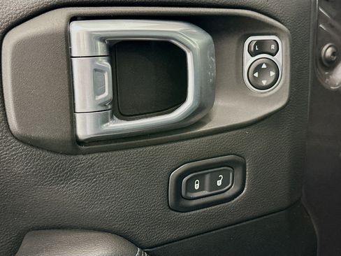 Used 2021 Jeep Wrangler Unlimited Rubicon 4xe w/ Steel Bumper Group image 15