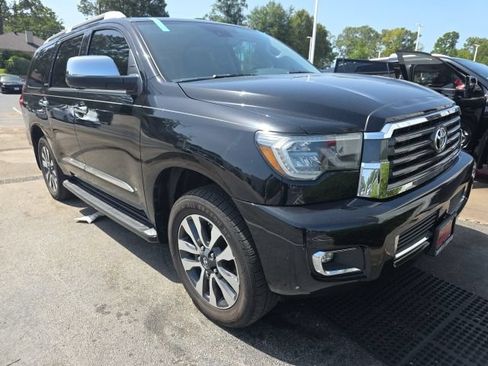 Used 2019 Toyota Sequoia Limited w/ Safety & Convenience Package AWD/4WD image 3