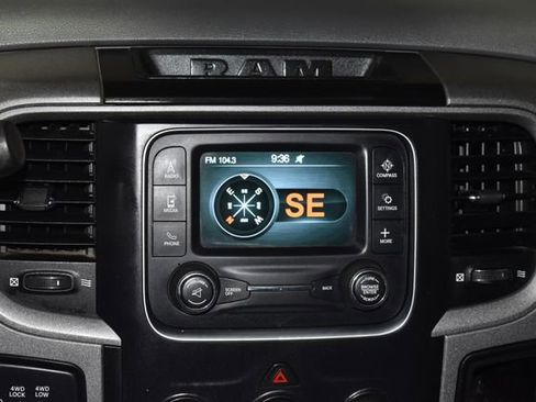 Used 2018 RAM 2500 Tradesman w/ Chrome Appearance Group image 17