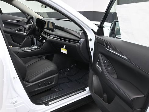 Used 2026 INFINITI QX60 Luxe w/ Cargo Package AWD/4WD image 9