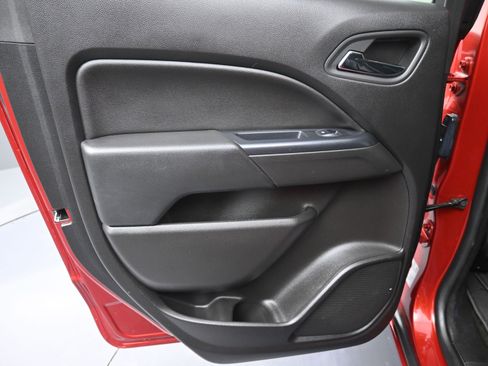 Used 2015 Chevrolet Colorado LT w/ Luxury Package image 26