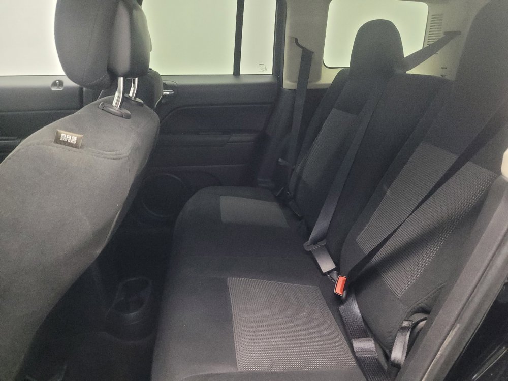 Used 2014 Jeep Patriot Latitude AWD/4WD image 18