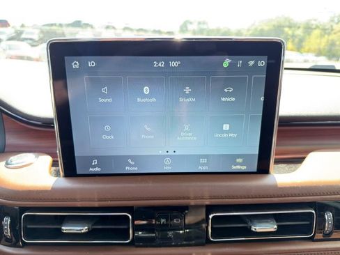 Used 2022 Lincoln Aviator Grand Touring w/ Equipment Group 301A AWD/4WD image 35