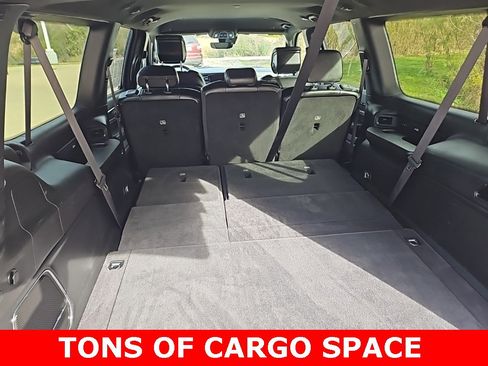 Used 2024 Jeep Wagoneer L Series III w/ Flexible Seating Group image 10