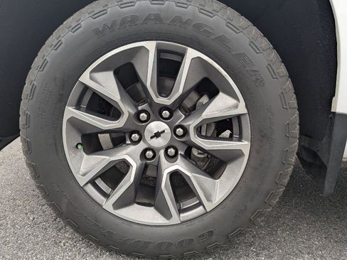 Used 2020 Chevrolet Silverado 1500 RST AWD/4WD image 10