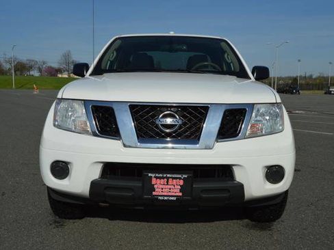 Used 2013 Nissan Frontier SV image 3