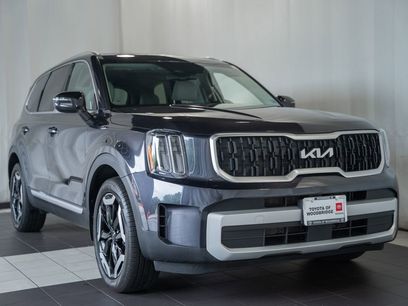 Used 2025 Kia Telluride EX w/ EX Captain's Chair Package