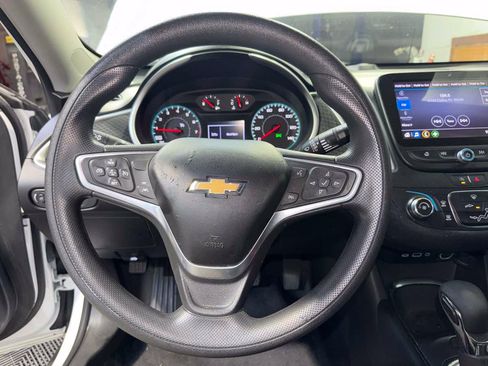 Used 2022 Chevrolet Malibu LS w/ Driver Confidence Package II FWD image 18