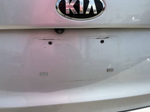 Used 2017 Kia Optima LX FWD image 11